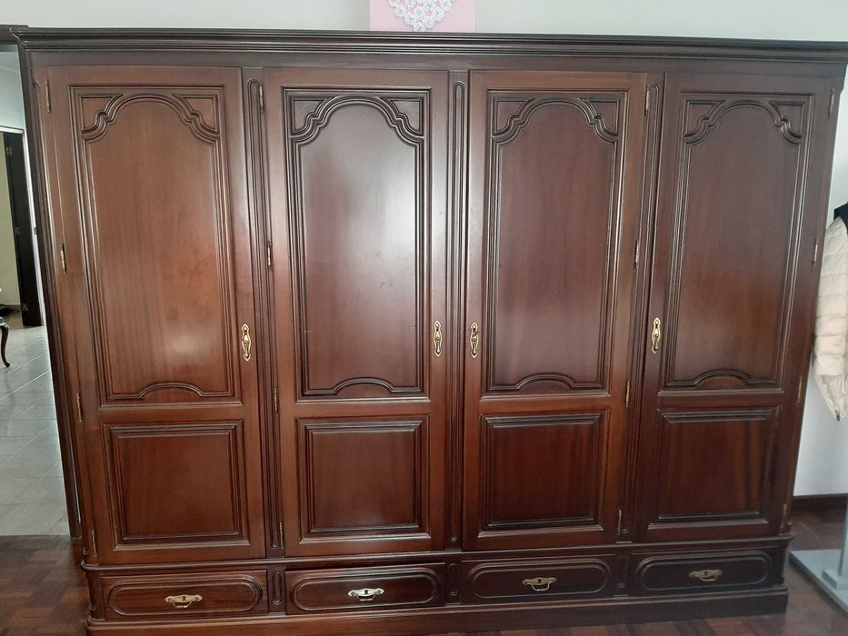 Roupeiro de 4 portad