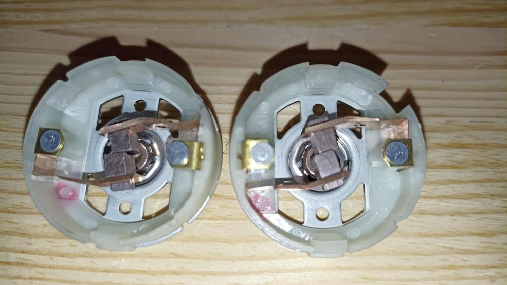 Щетки шуруповерта 2 шт. RS 550. Є на 775.