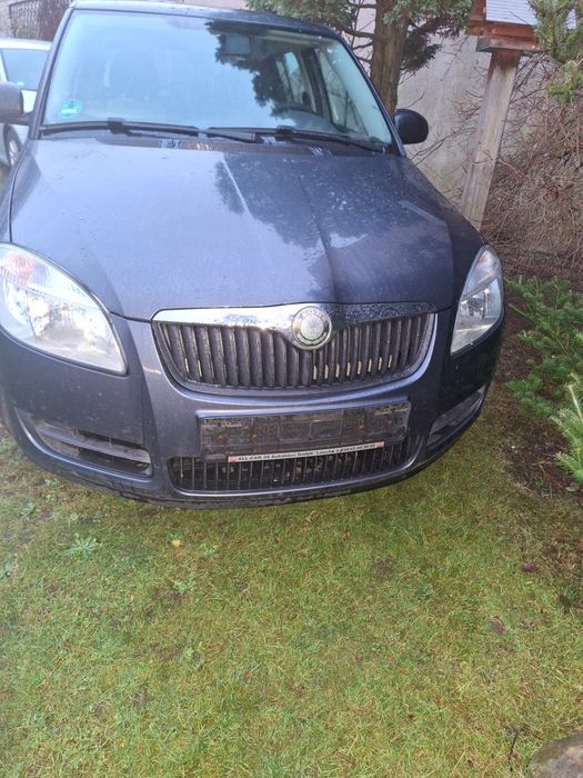 Skoda Fabia benzyna klimatyzacja dwa kpl kół itp
