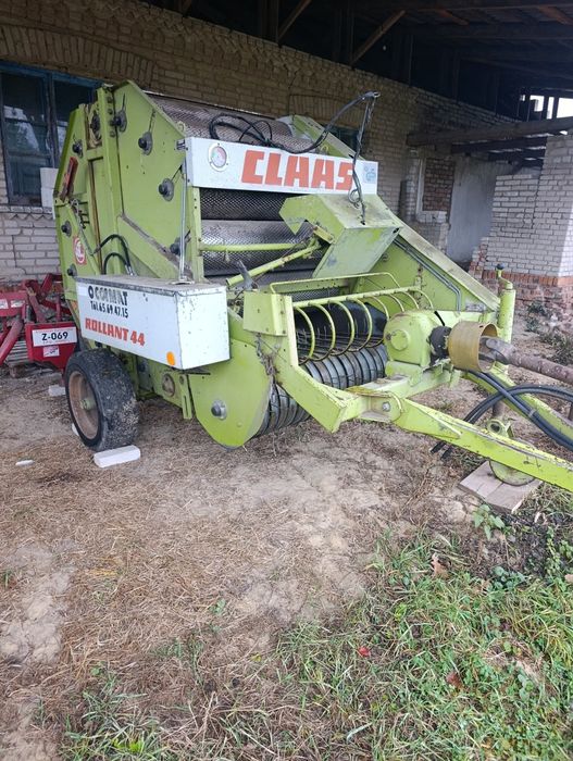 Прес-підбирачі рулонні Claas Rollant 44