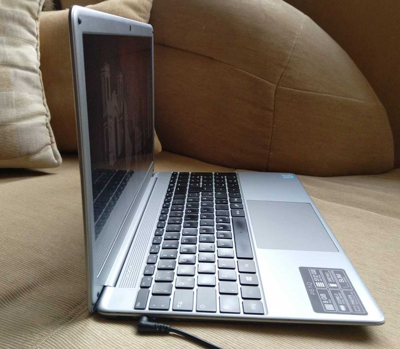 Notebook PEAQ C150 15,6" FHD/ i7-6560U/ SSD 180GB/ RAM 8 GB/ Iris 540