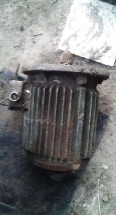 электродвигатель 2.2квт.940оборотов.