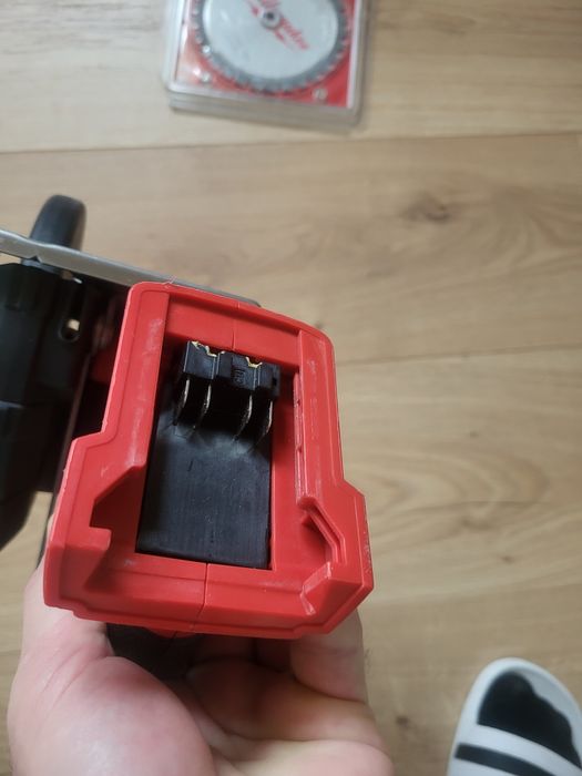 Milwaukee 2782-20 пила по металу