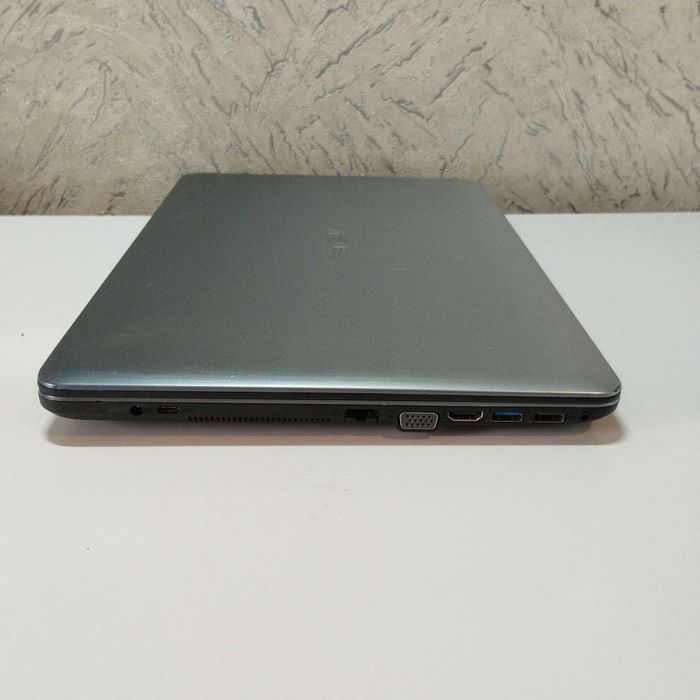 Ноутбук Asus VivoBook X541SA / 4 ядра N-3710 / 4/120 SSD / батарея 2-3 часа