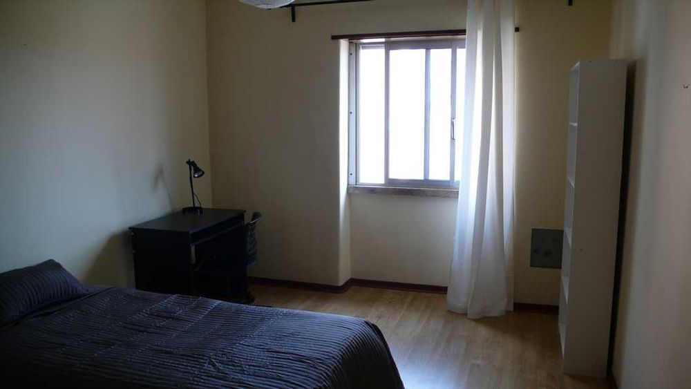 Alugo quarto em Alvalade