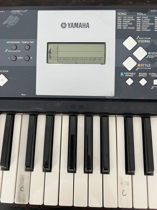 Teclado Yamaha YPT-230 Usado