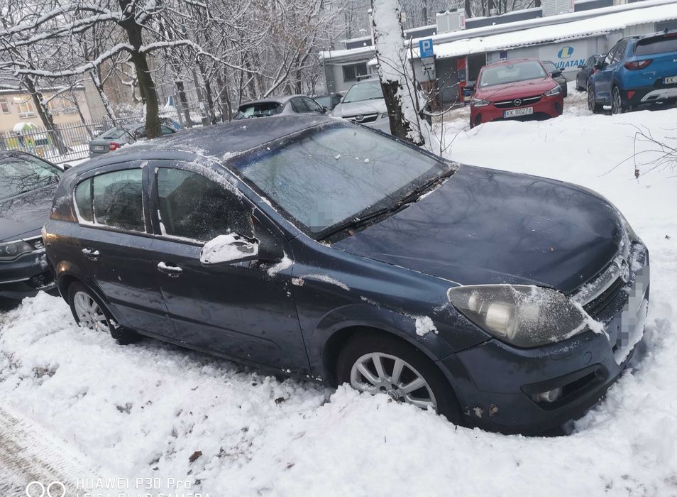 Opel astra h silnik 1.6 zgazem po próbie kradzieży uszkodzony.