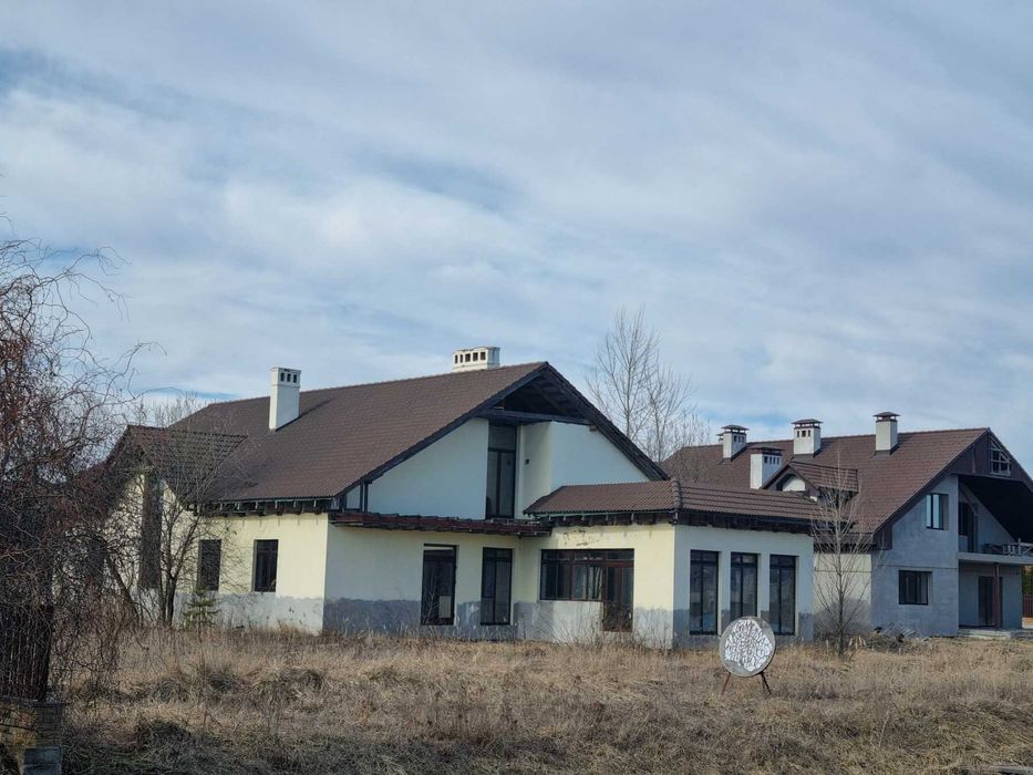 Продам 2 єт.дом 415 кв.м. в с.Севериновка, КГ Севериновка