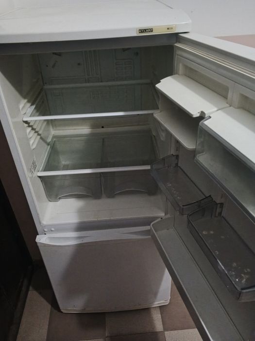 Продам холодильник