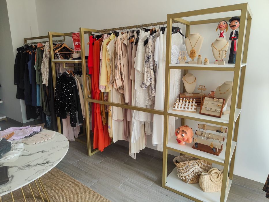 Estantes para pendurar roupa