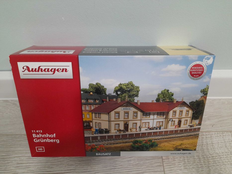 Makieta kolejowa DWORZEC Grunberg H0 model do sklejania Auhagen 11413