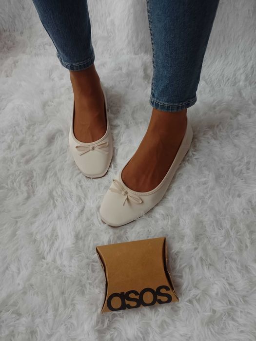 (41) ASOS) Kremowe baleriny z kokardką z Londynu, NOWE