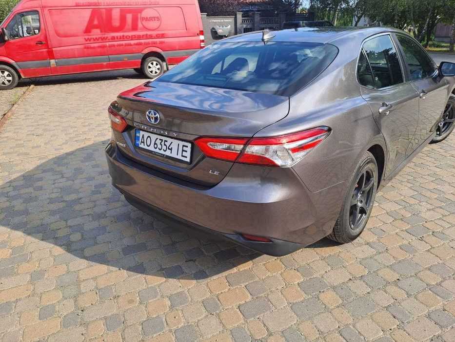 Toyota Camry гібрид 2020р.