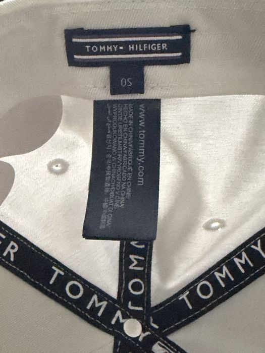 Tommy Hilfiger nowa czapka z daszkiem biala uniwersalna