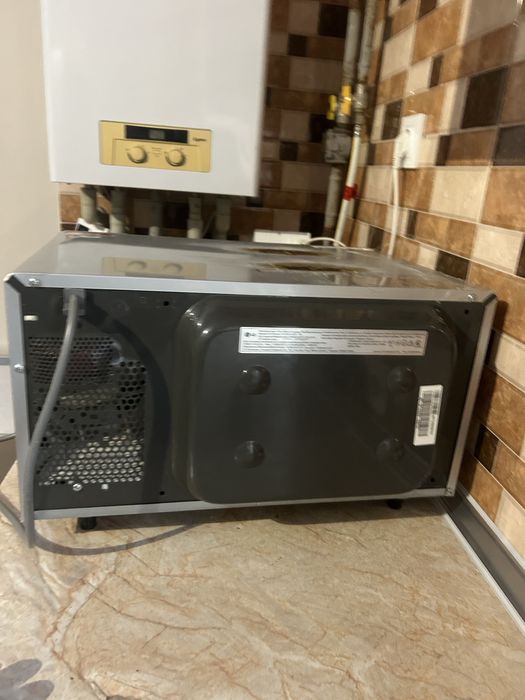 Микроволновка , мікрохвильова піч LG