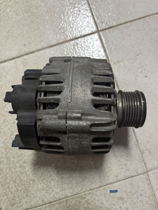 Alternador Renault / Dacia Valeo TG12C241