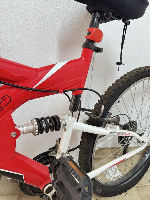 Bicicleta BTT EMT 26” – Suspensão Total – Vermelha/Branca