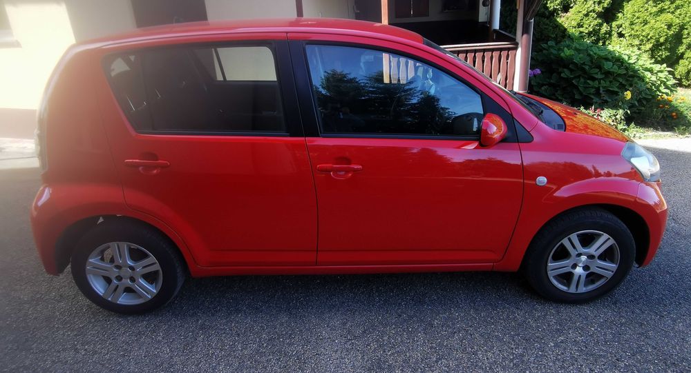 Daihatsu Sirion 1,0 2010r