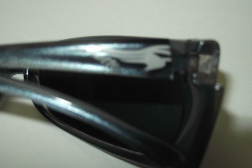 óculos de sol Arnette em bom estado