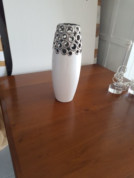 Peça decorativa, jarra branca nova