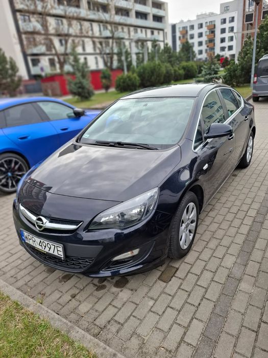 Opel Astra J 1.4 Turbo 140 KM Sedan LPG