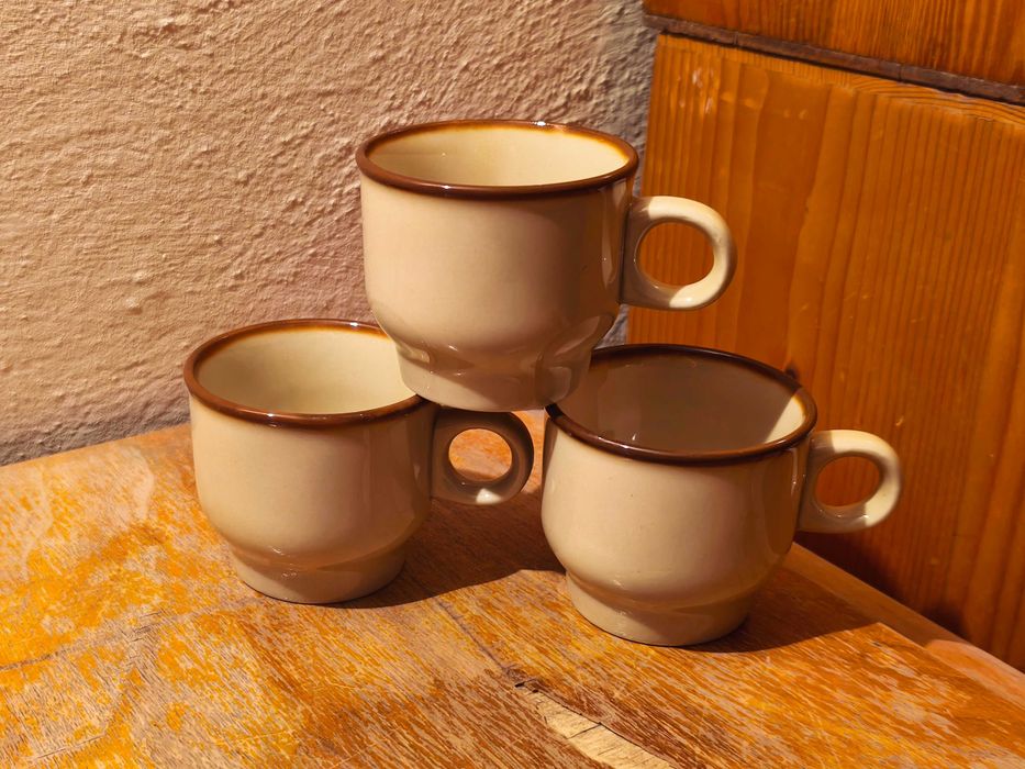 Beżowa filiżanka Porcelit Pruszków PRL
