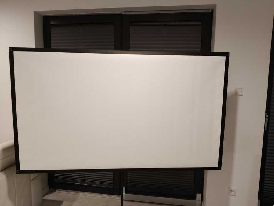 Ekran projekcyjny i stojak 80cali Excelimage