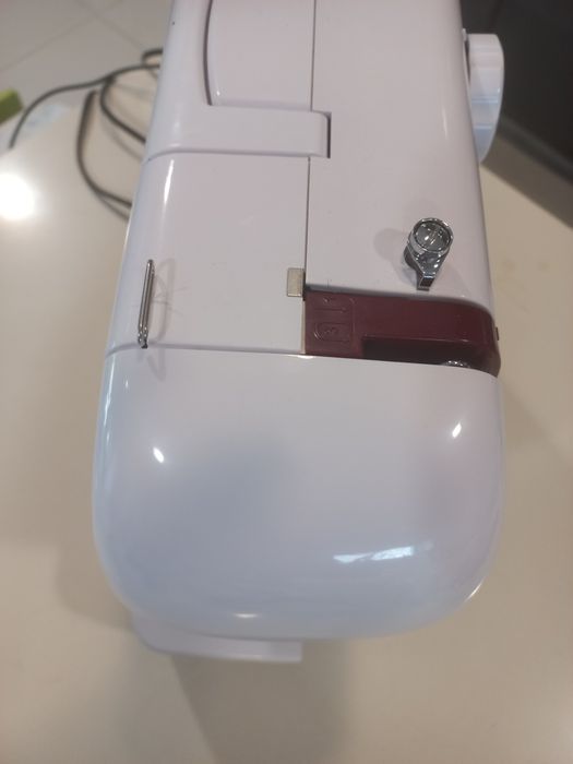 Maquina costura Jata