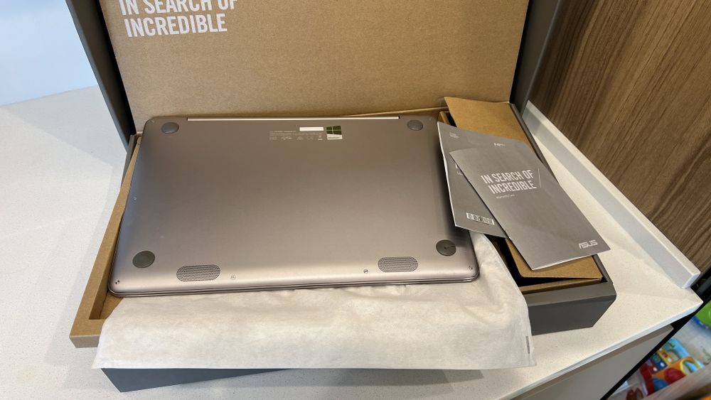 Ноутбук Asus ZenBook UX330UA