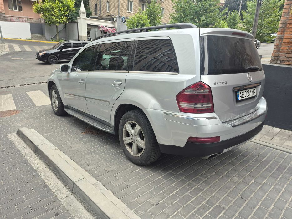 Продам Mercedes-Benz GL-Class 2007