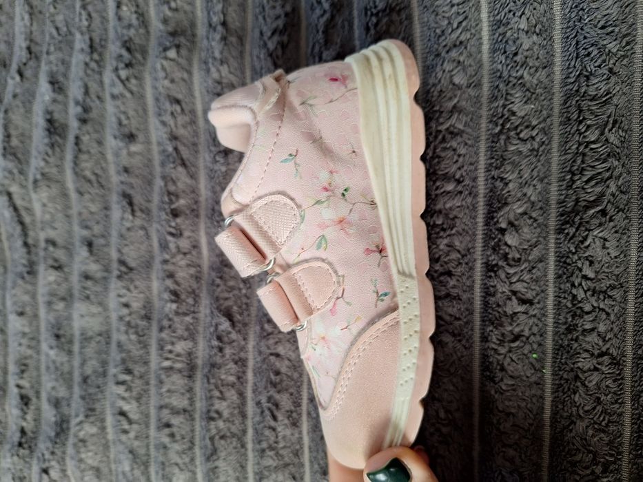 Дитячі кросівки дівчачі