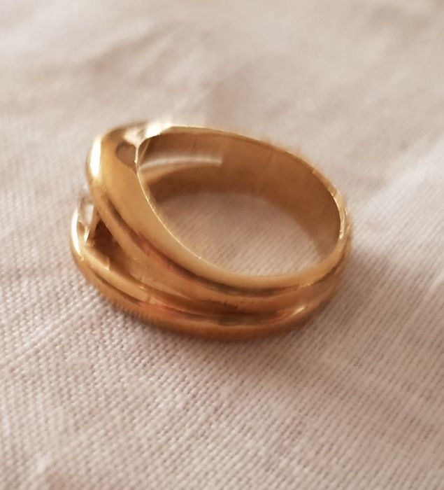 Anel solitário em fantasia