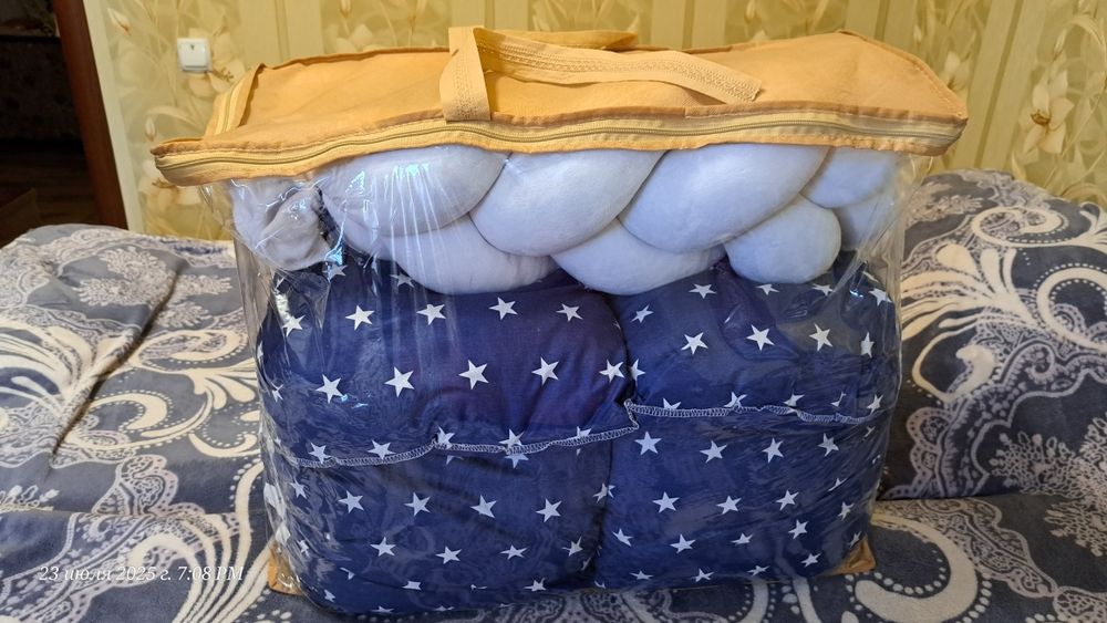 Білизна з бортиками в ліжечко