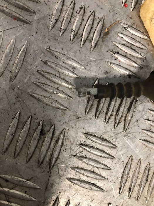 Linka cięgno maski Bmw E60 E61 E63 E64 Europa