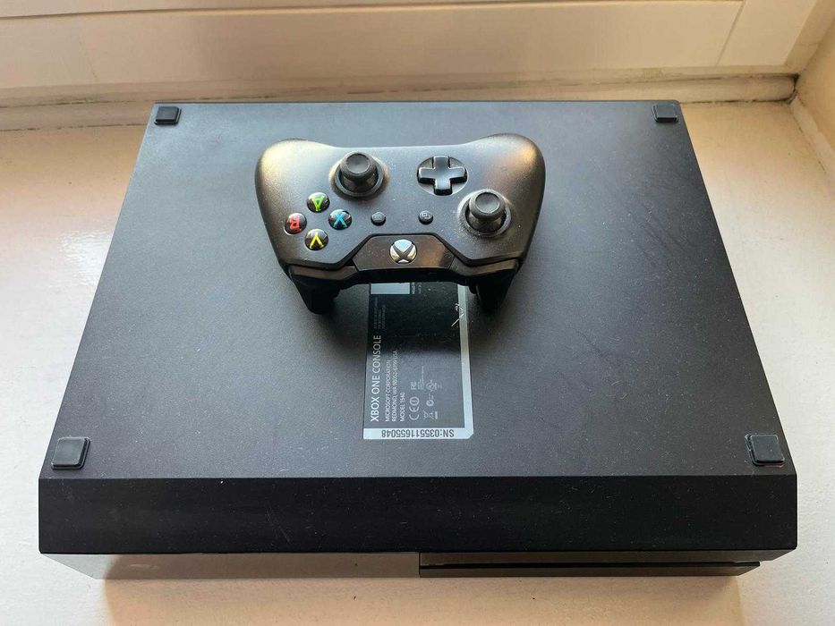 Used Xbox One Console + Original Controller – Great Condition!