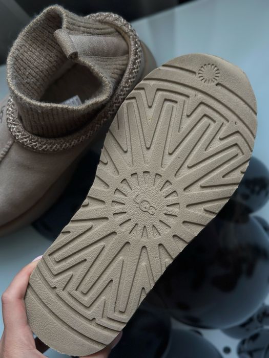 ПРОДАМ угги tazz с носком