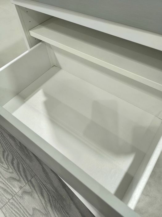 Módulo Besta IKEA (2 unidades/ 30 euros cada)
