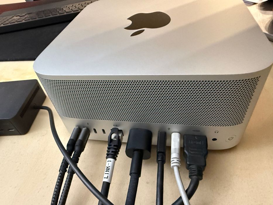 MacStudio M2 Ultra 1TB/64GB