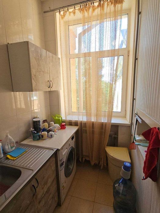 Продам 2-к квартиру (54м2), ремонтом + свое отопление / газ. котел