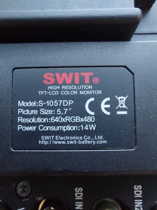 SWIT S-1057DP накамерний монітор