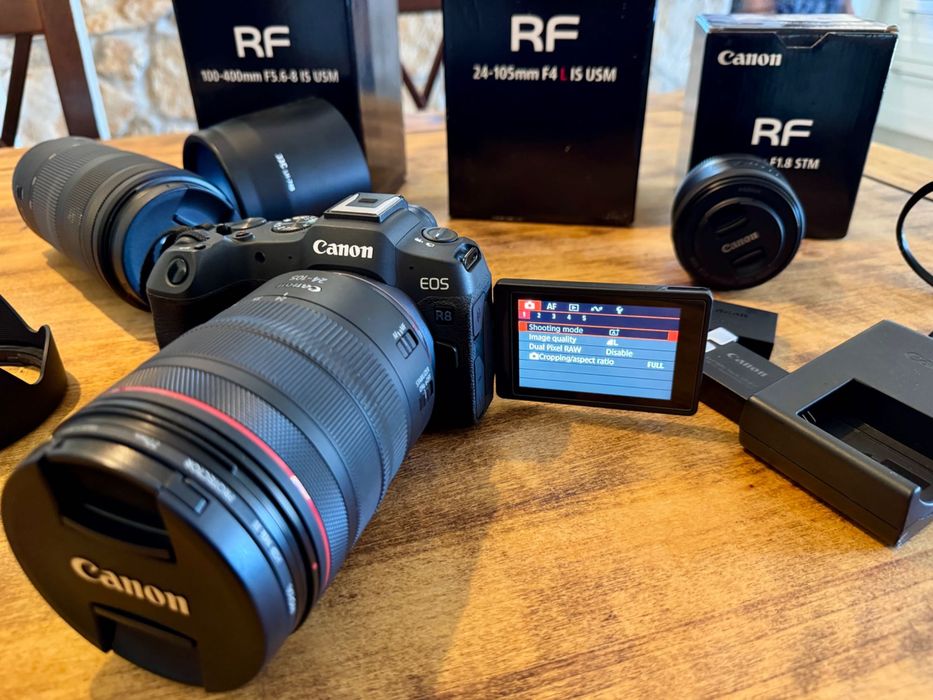 Canon R8 – em estado novo – incluindo 3 objetivas