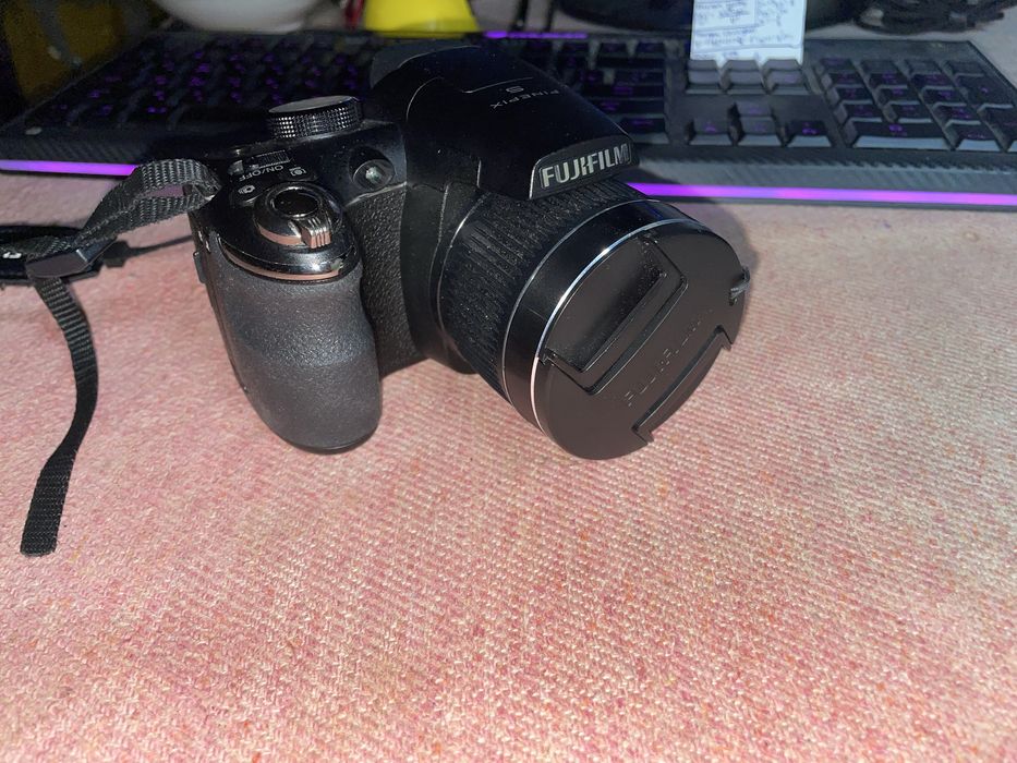 FujiFilm FinePix S3300