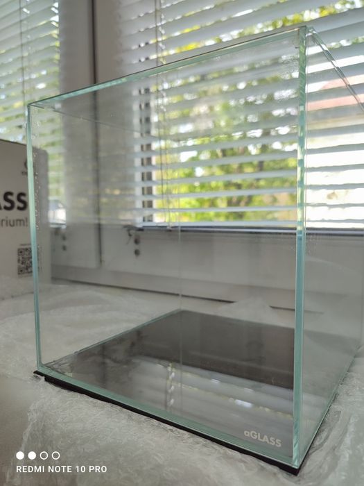 Скляний акваріум