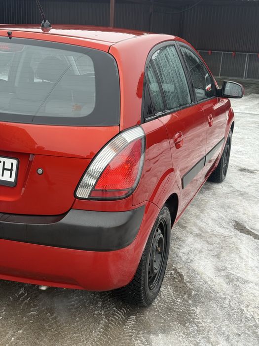 Kia rio 1.4 бензин АВТОМАТ