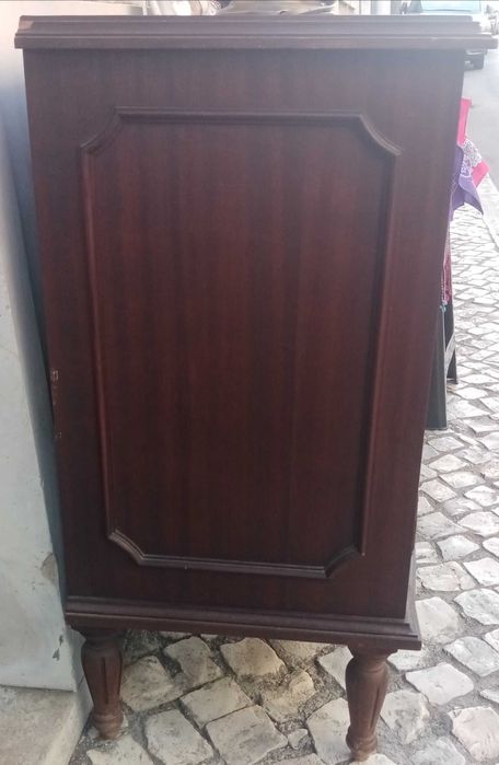Mesa de cabeceira em mogno, madeira maciça