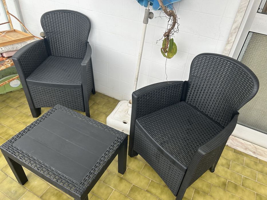 Conjunto de jardim - 2 cadeiras, 4 sofas individuais, 1 duplo, 2 mesas