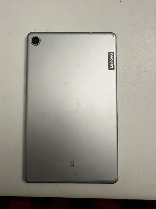 Tablet Lenovo M 8 de cor Platinium Grey com caixa de origem