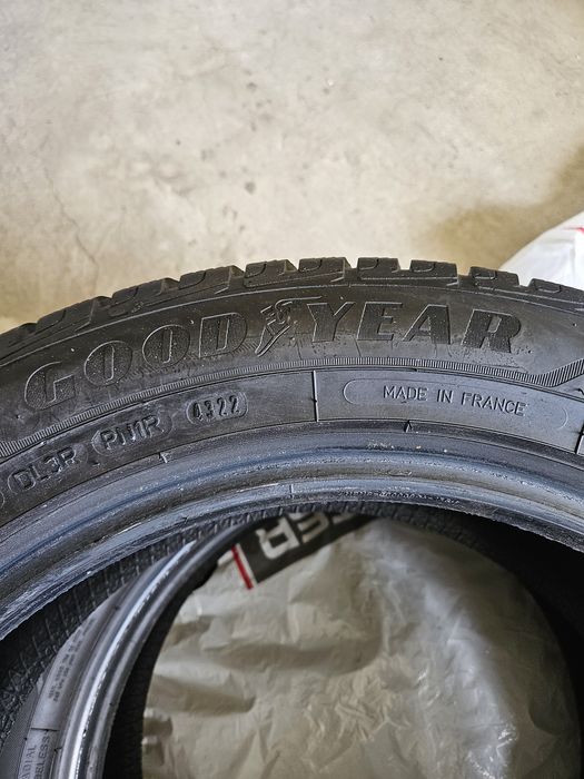 Opony zimowe 17 215 55 98V  GOODYEAR ULTRAGRIP - Jak Nowe.ok 8mm!!!