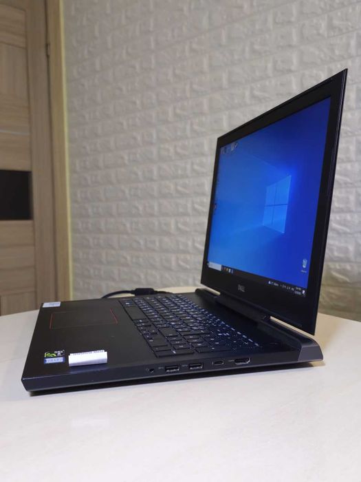 Ноутбук DELL Inspirion P72F 16" Core I7-7700/16Gb/SSD 256Gb/GTX1060