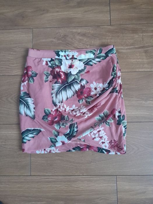 Obcisła spodniczka mini